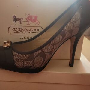 Coach Women's Brown Signature Heels EUC